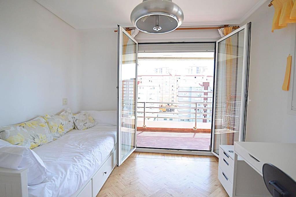 El Apartamento De Santa Pilar By Just Room Сантандер Екстериор снимка