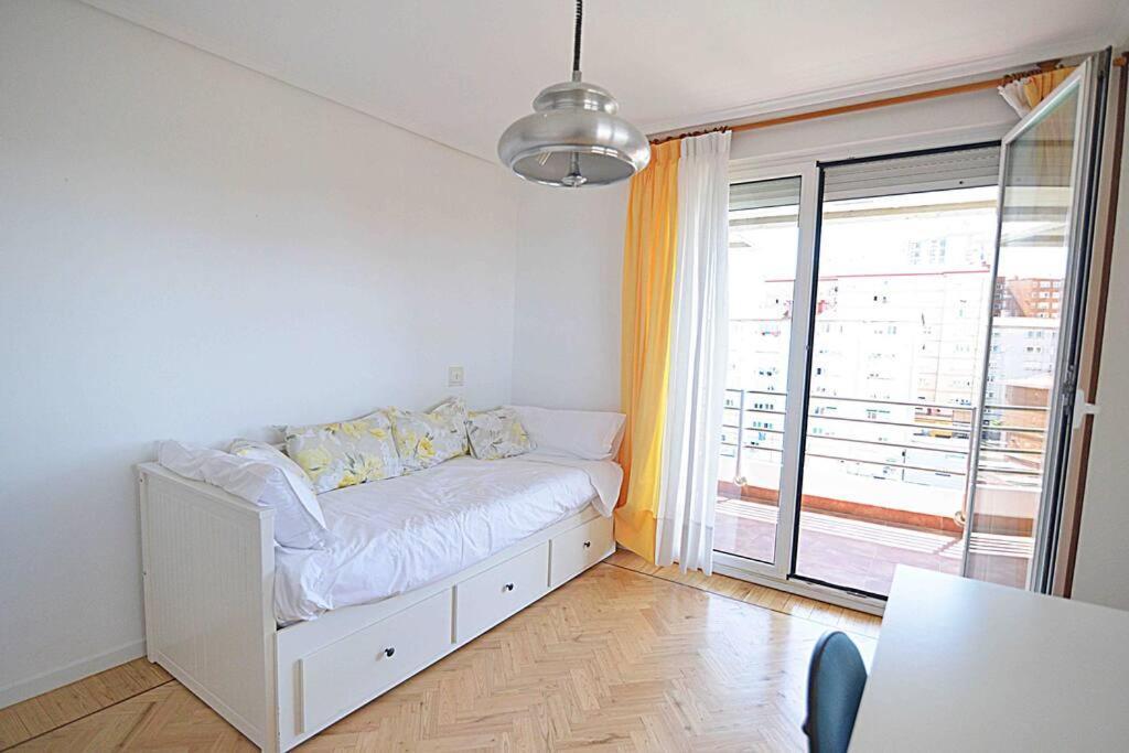 El Apartamento De Santa Pilar By Just Room Сантандер Екстериор снимка